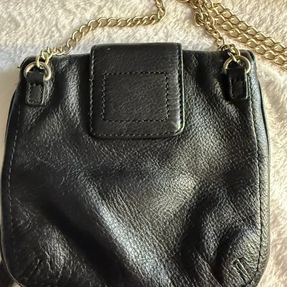 Banana Republic Black Leather Chain Crossbody purse Bag Twist Closure - Picture 4 of 7